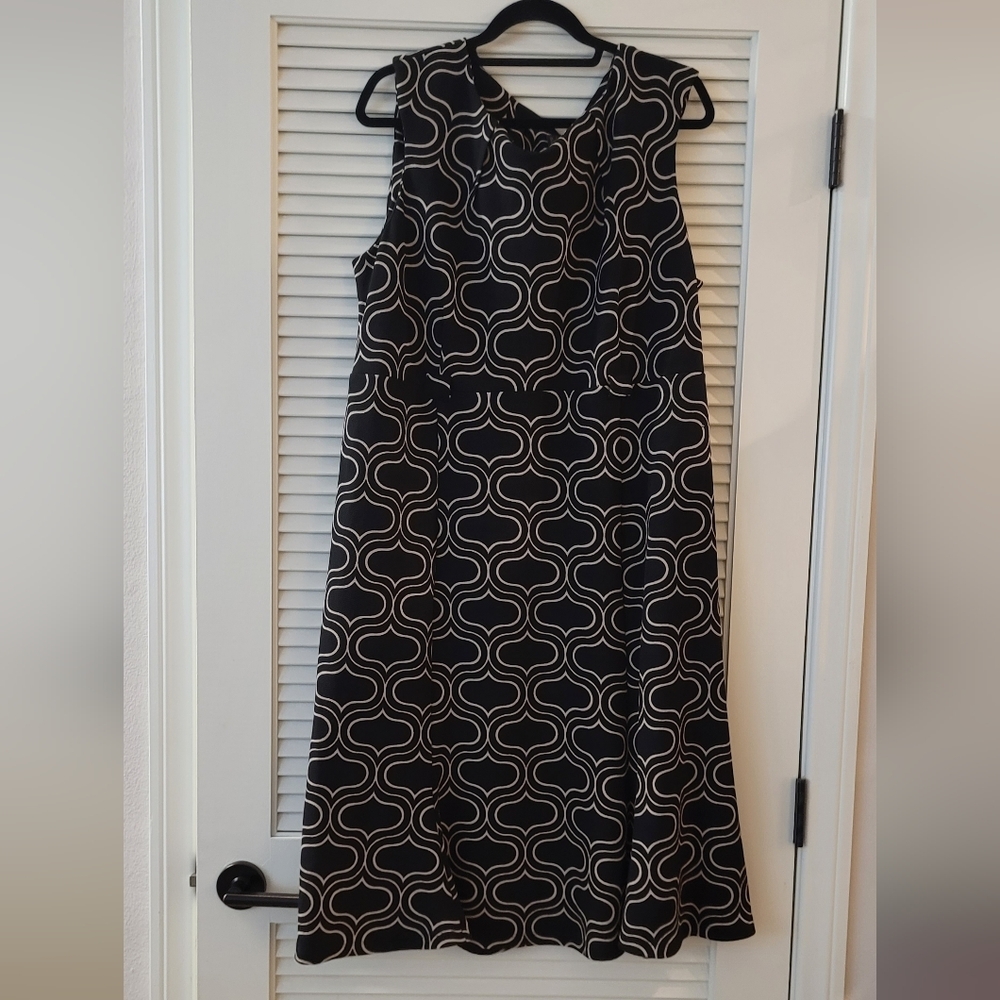 Ashley Stewart- Black & White Pattern Sleeveless Dress With Back Zipper